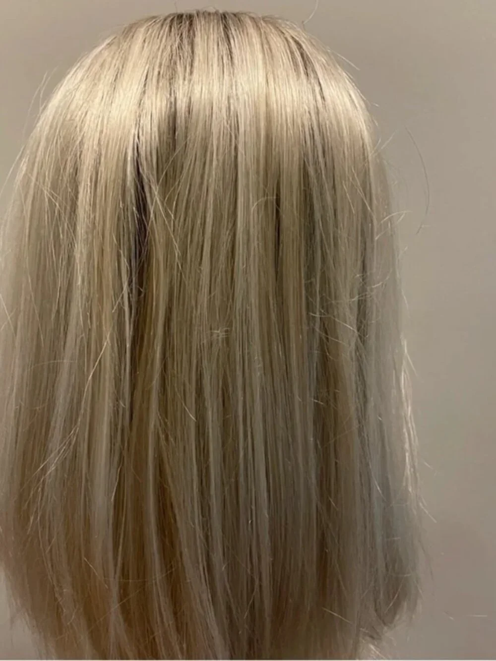Estetica Sutton in SilverSun Wig